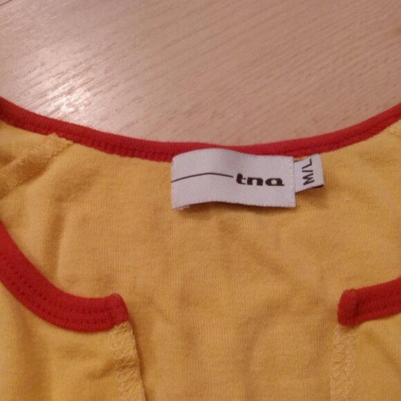 Aritzia Original TNA Shirt M/L Sleeveless Ringer Tee Yellow Red Logo - Picture 6 of 8